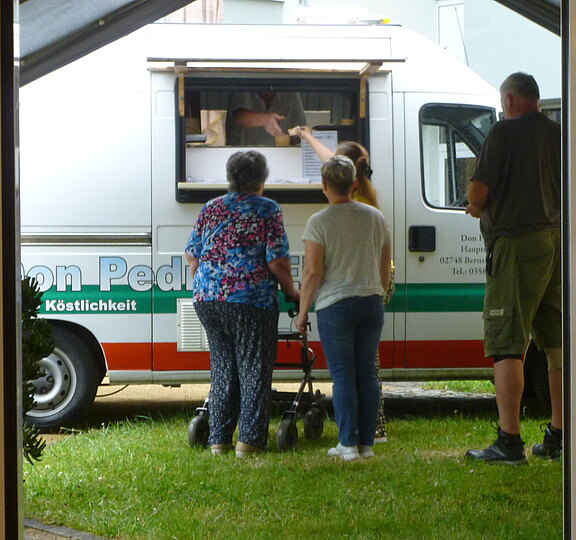 2023-07-14_Eiswagen_im_SPZ.jpg 